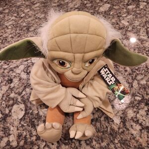 Star Wars YODA Lucas Films Large Yoda Soft Plush Toy Stuffed Animal 20” NWT 2013